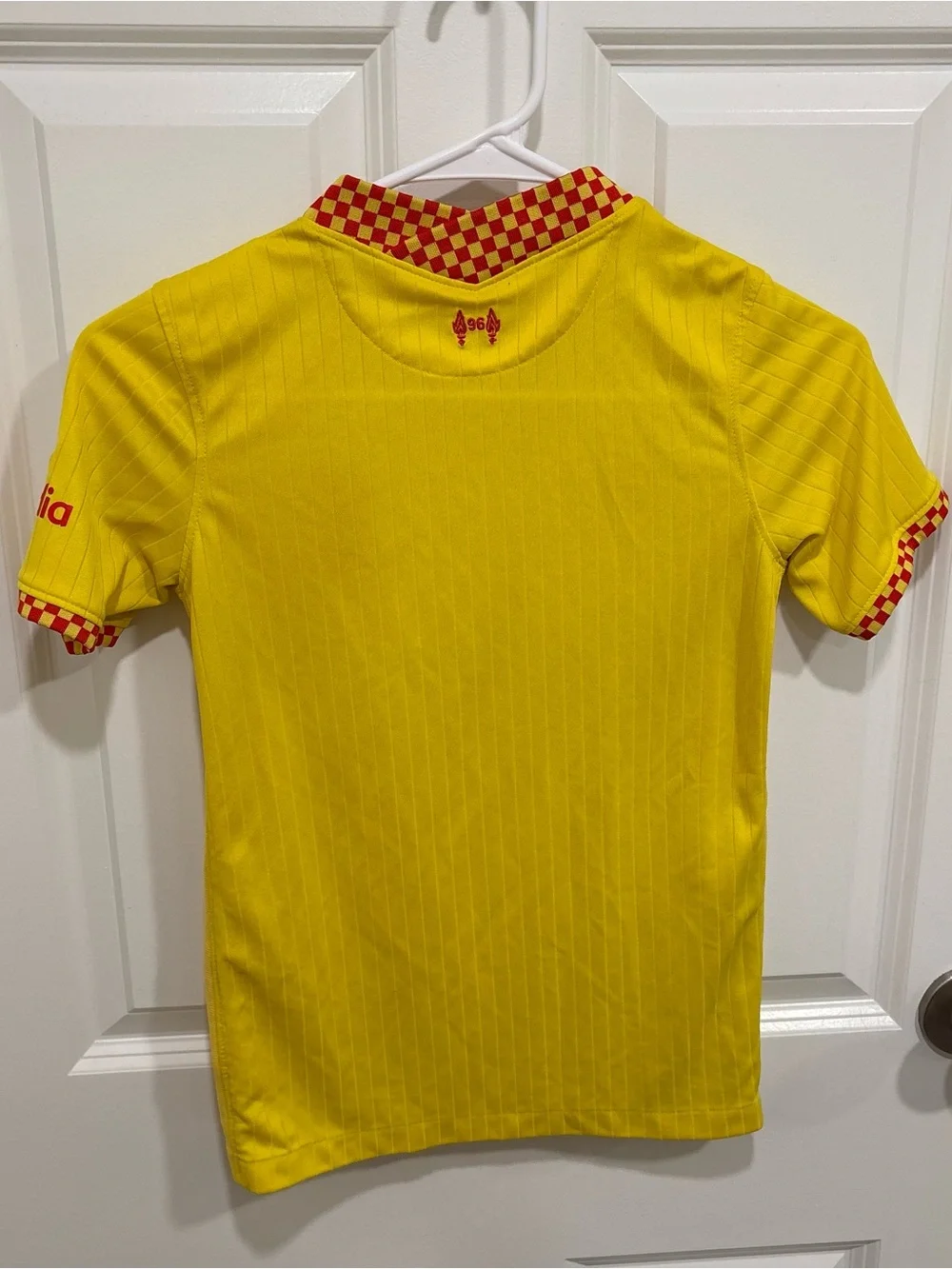 2021/22 Nike Boys Liverpool FC Yellow Third Soccer Jersey Medium M